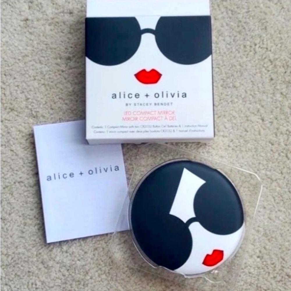 🆕ALICE & OLIVIA LED Compact Mirror - Picture 3 of 9